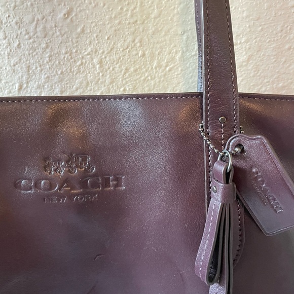 Large Leather Executive Tote - Picture 6 of 7